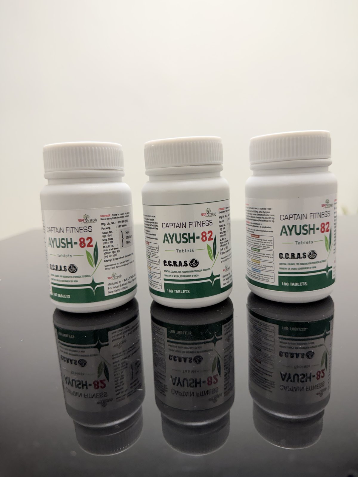 AYUSH-82 टैबलेट की तीन बोतलें